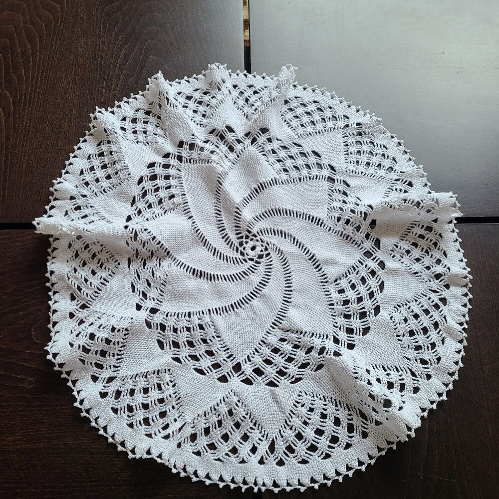 Large crochet doily. Coffee table tablecloth. Side table cover.